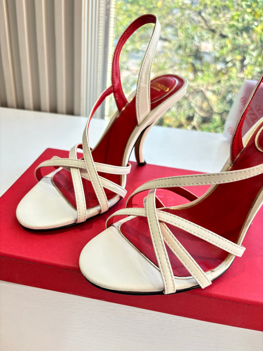VT 26s Classic Sandals 90 Metallic Sheepskin 702283
