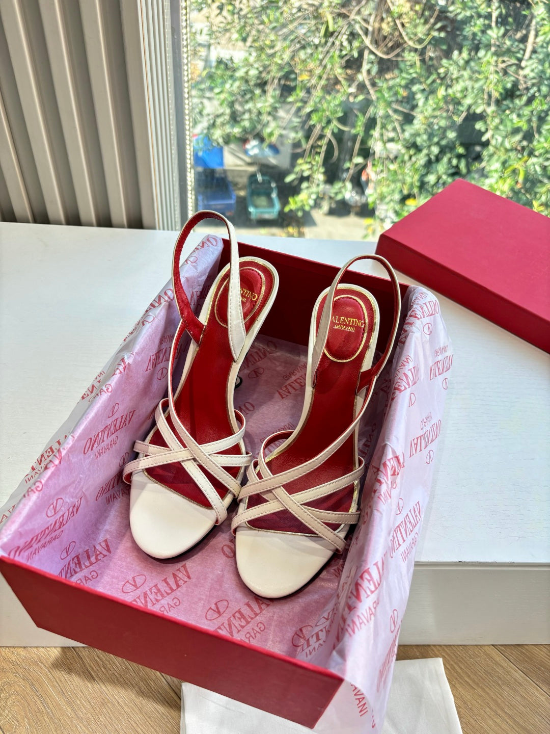VT 26s Classic Sandals 90 Metallic Sheepskin 702283