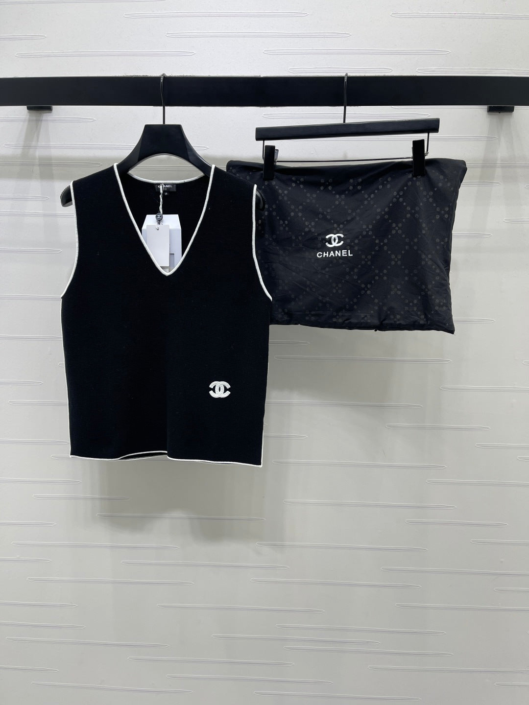 Chanel 2026Knitted V-neck Vest Black White Cotton 356406