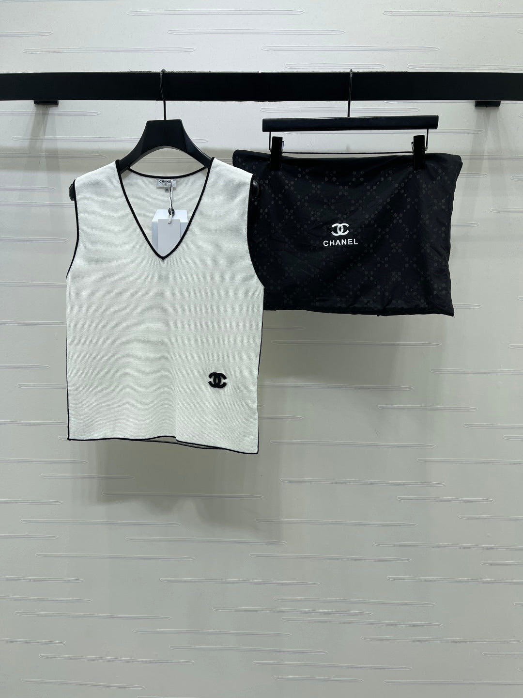 Chanel 2026Knitted V-neck Vest Black White Cotton 356406