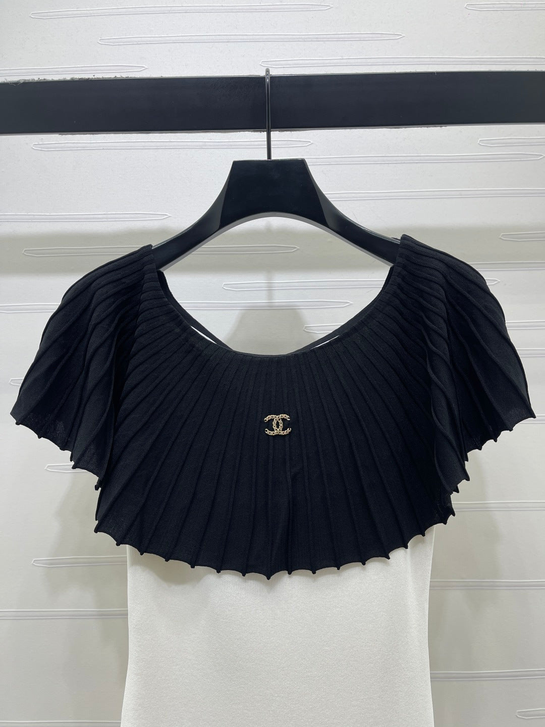 Chanel 2026  Pleated Collar Top Black and White Polyester Viscose