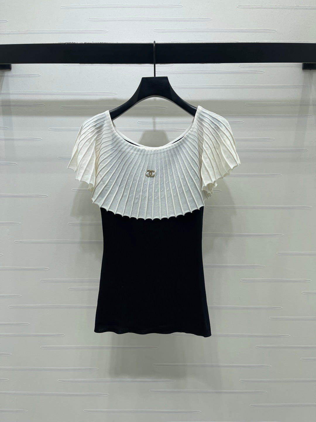 Chanel 2026  Pleated Collar Top Black and White Polyester Viscose