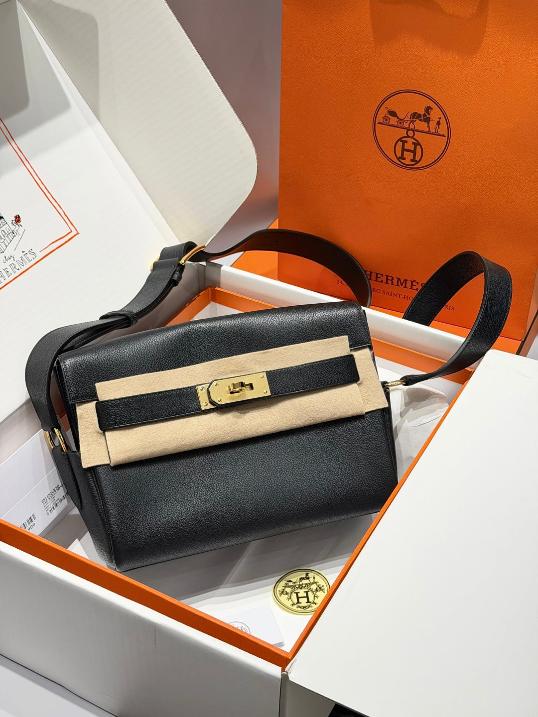 Hermes 2026 Kelly Messenger PM 25cm Leather 284468