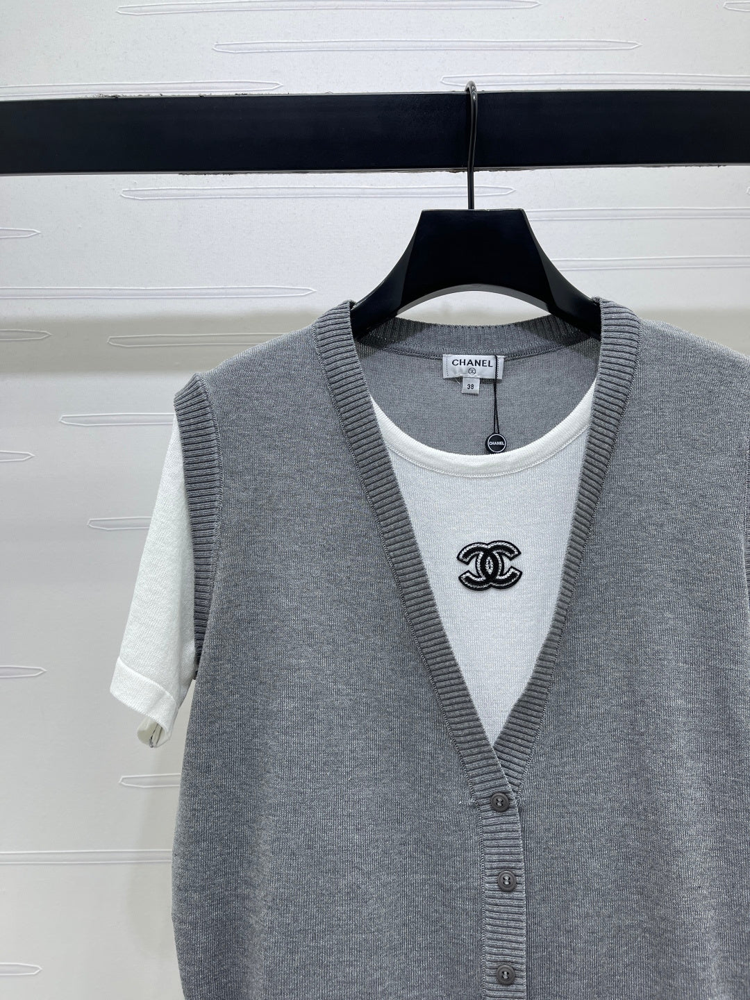 Chanel 2026 Faux Two-Piece Knitted Short-Sleeve Tencel Wool 393930