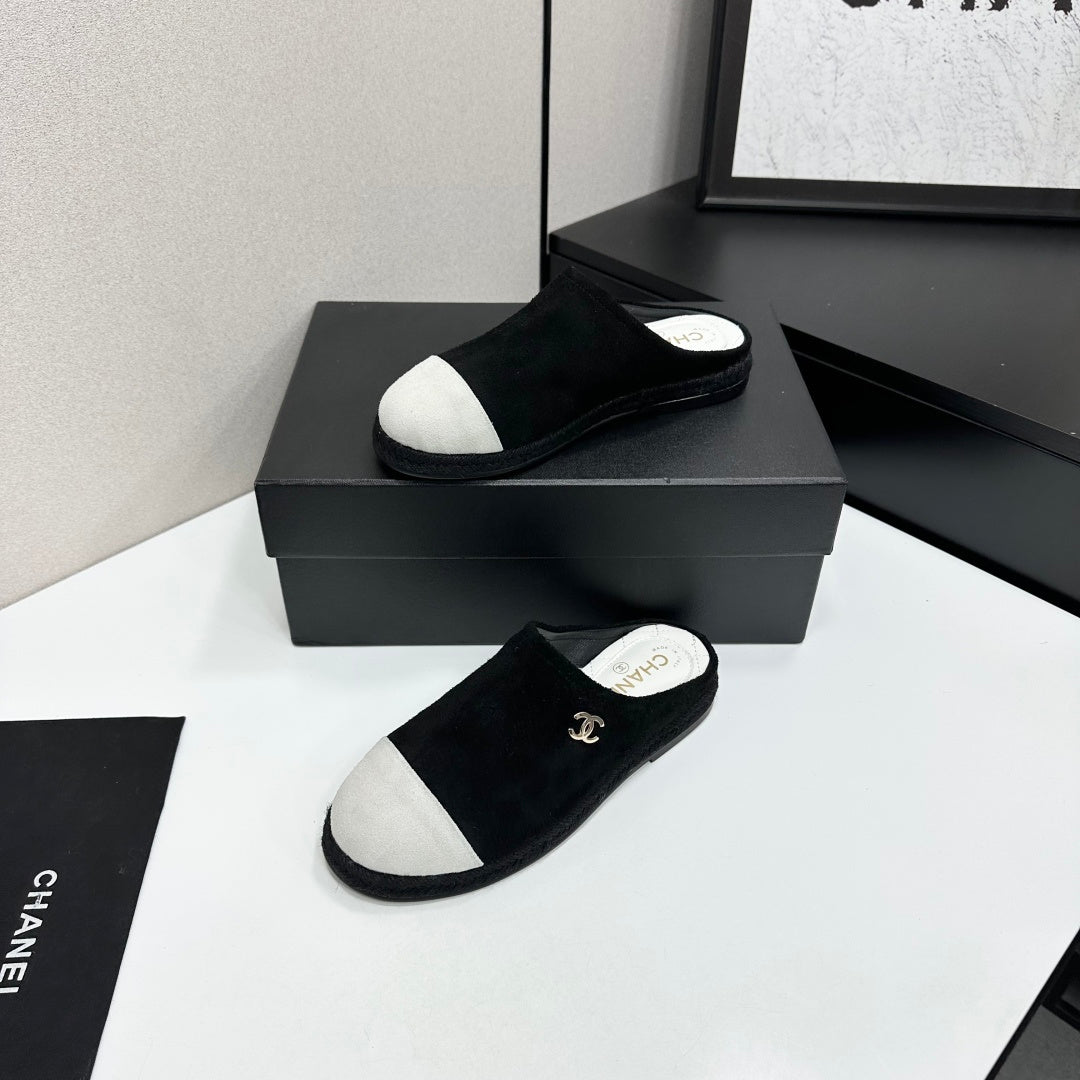 Chanel 2026 Double C Logo Mules Leather Sheepskin 822928