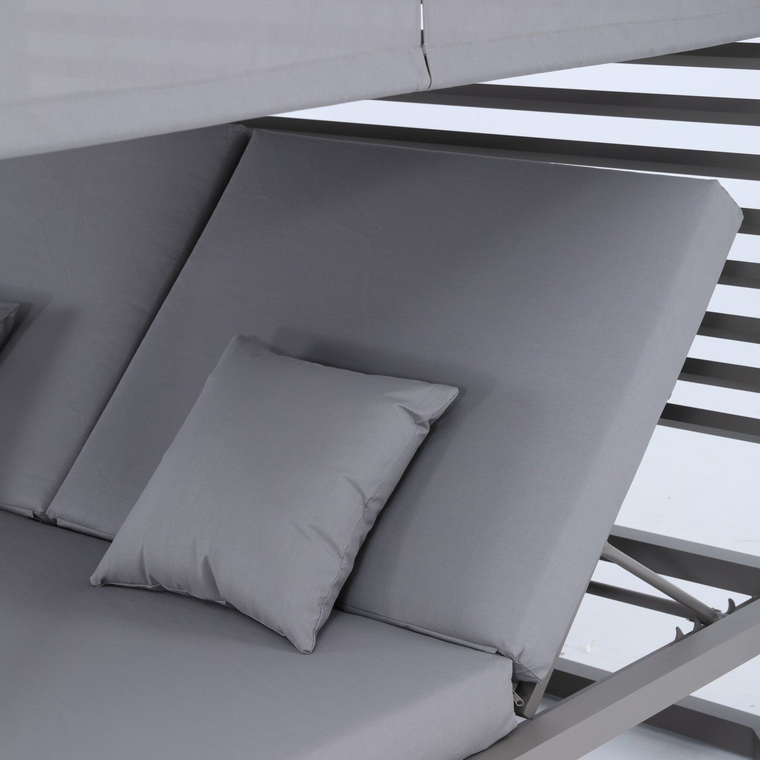 DekoLiving COP30501 Avola Outdoor Square Patio Daybed