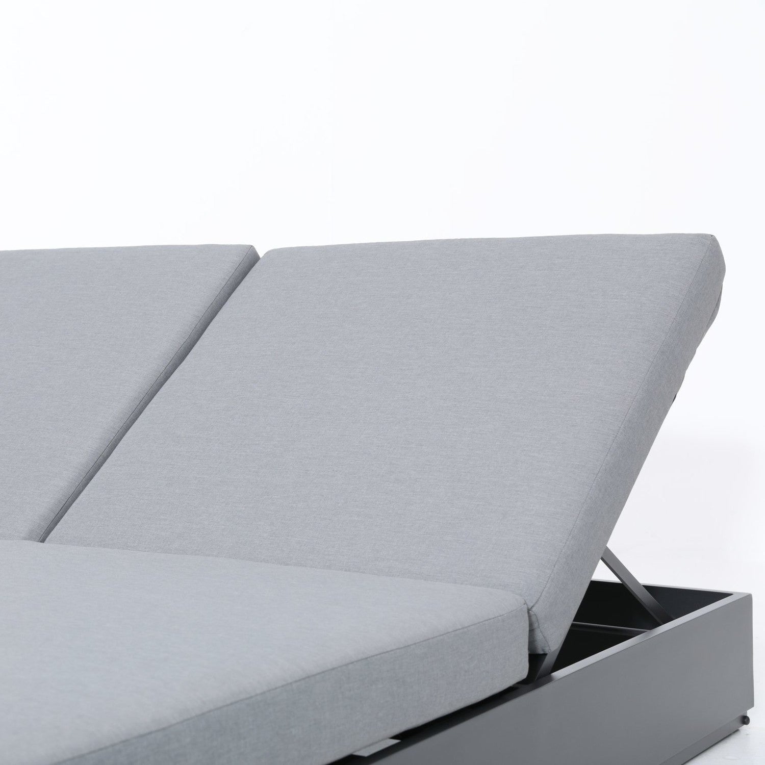 DekoLiving COP30501 Avola Outdoor Square Patio Daybed