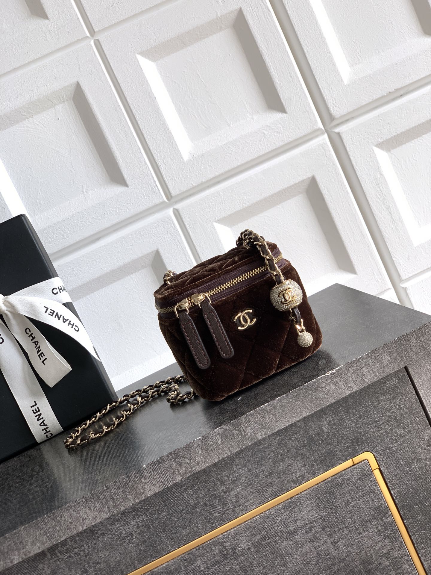 Chane 2026 Vanity Case 11cm Velvet