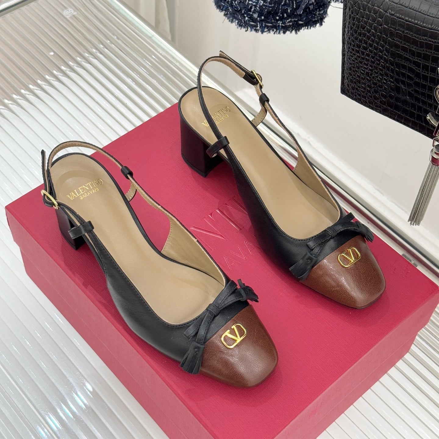 VT 26s Slingback 65 Sheepskin Gold Buckle 702242