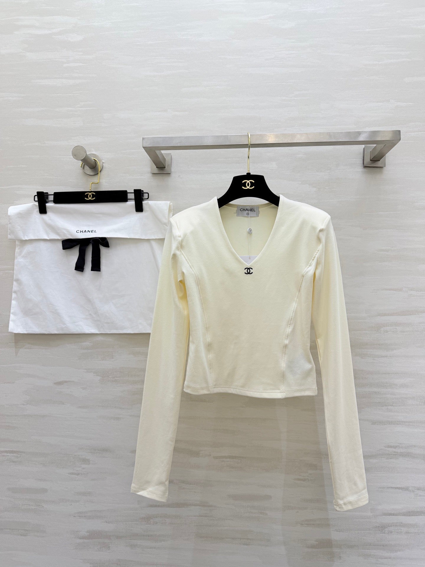 Chanel 2026 V-Neck Long-Sleeve Top Black and Off-white Cotton