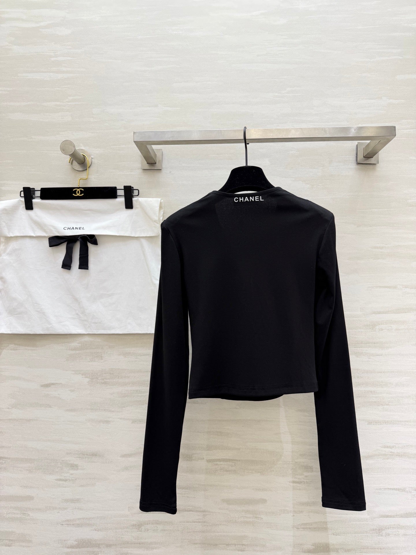 Chanel 2026 V-Neck Long-Sleeve Top Black and Off-white Cotton