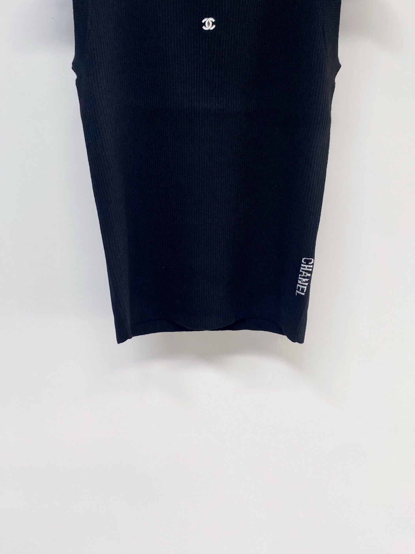 Chanel 2026 Vest Black and White Wool 704587