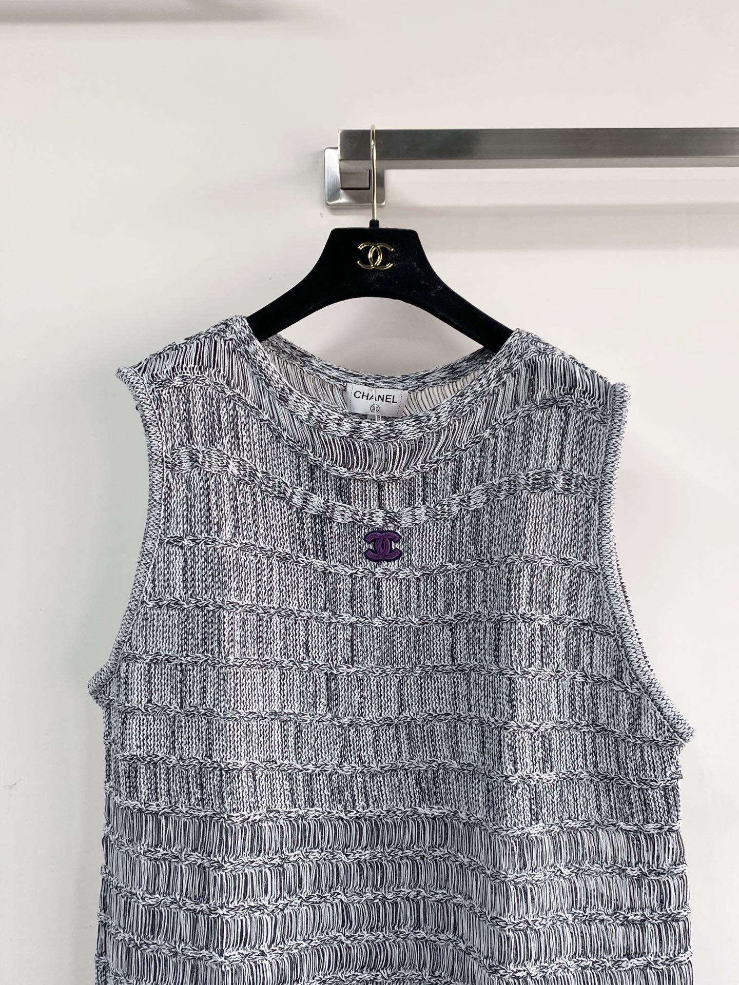 Chanel 2026 Hollow-Out Vest Black and Gray Viscose Nylon