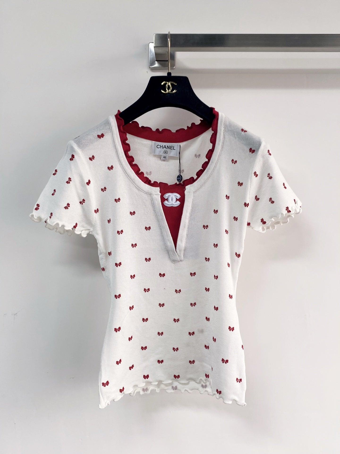 Chanel 2026 V-neckline With Scalloped Trim Shirt White and Red Wool