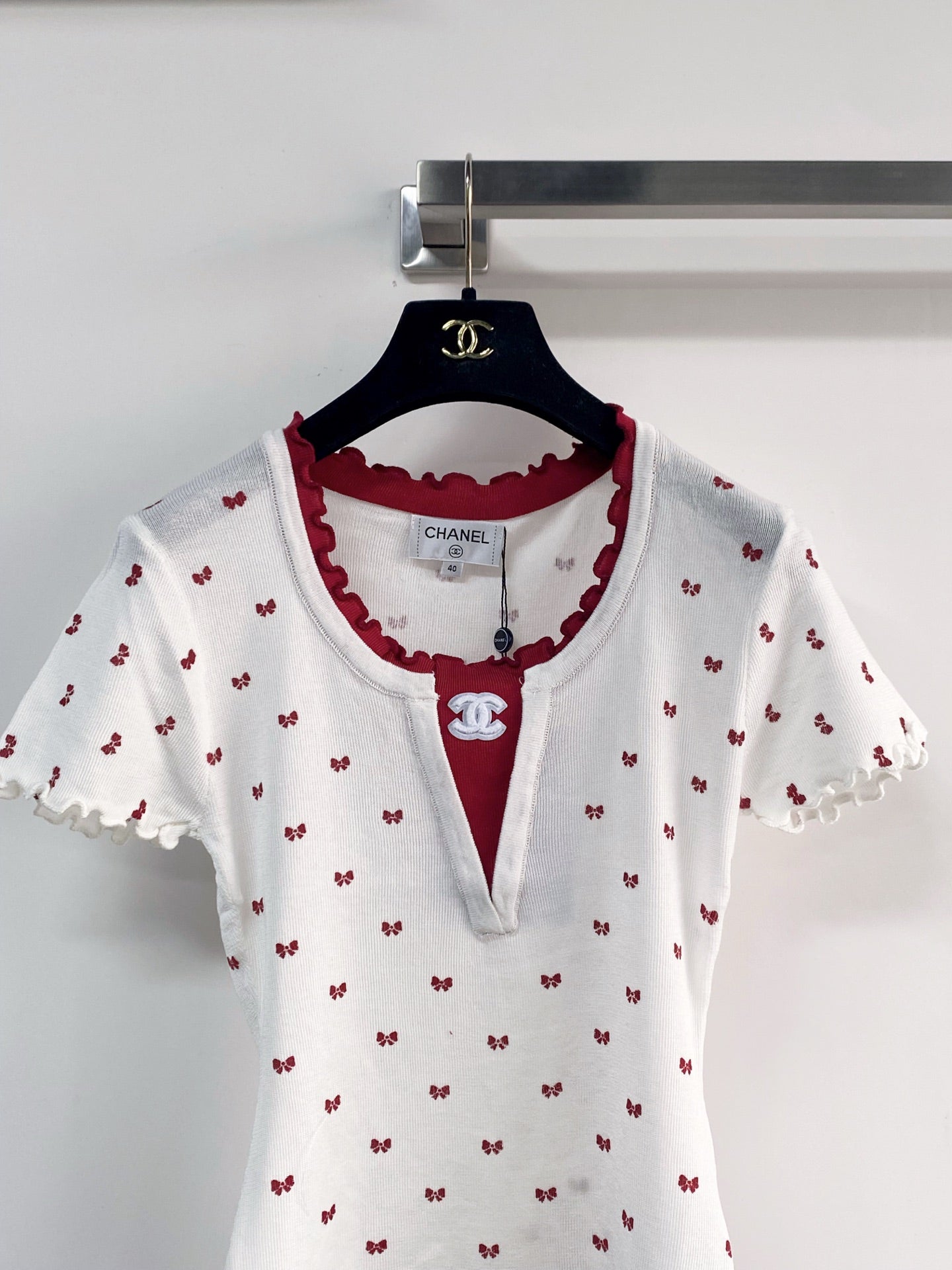 Chanel 2026 V-neckline With Scalloped Trim Shirt White and Red Wool
