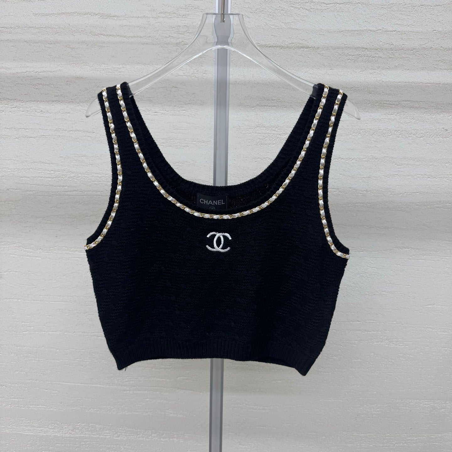 Chanel 2026 Sleeveless Knit Top Cream and Black Wool 356946