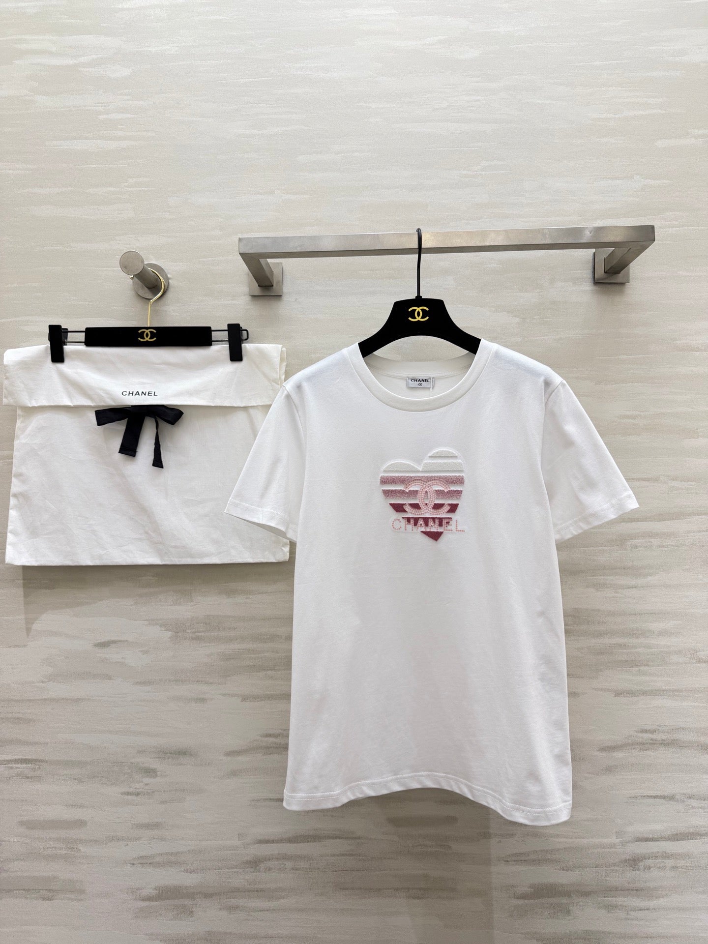 Chanel 2026 Heart Embroidered Beaded T-Shirt 191899