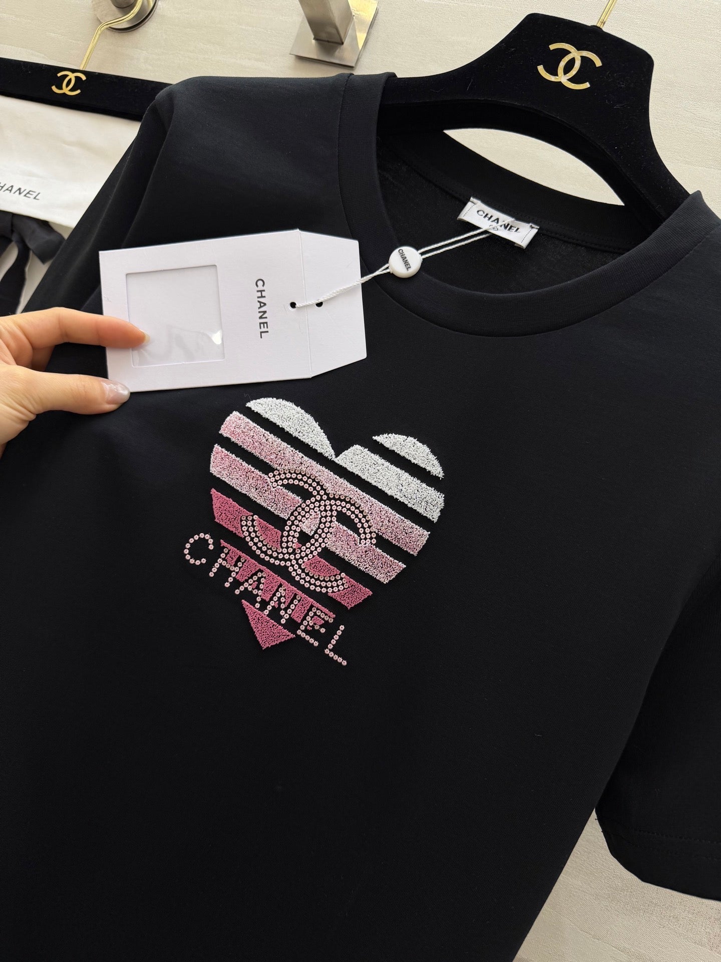 Chanel 2026 Heart Embroidered Beaded T-Shirt 191899