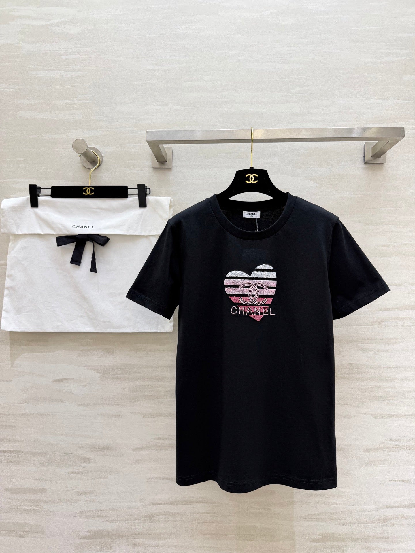 Chanel 2026 Heart Embroidered Beaded T-Shirt 191899