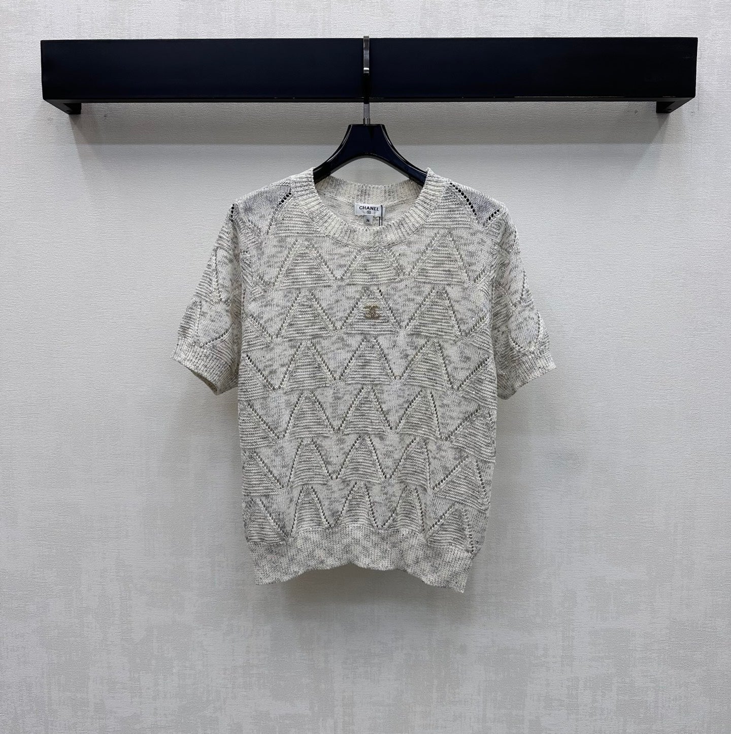Chanel 2026 Wool Short-sleeved Knit Top With Metallic Logo 374878