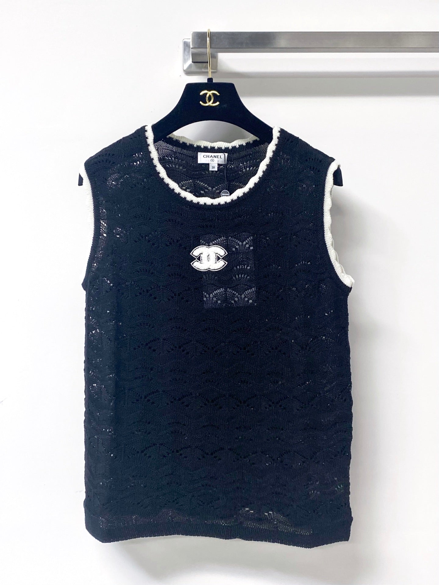 Chanel 2026 Vest With Logo Embellishment Wool Cashmere Tencel 295262
