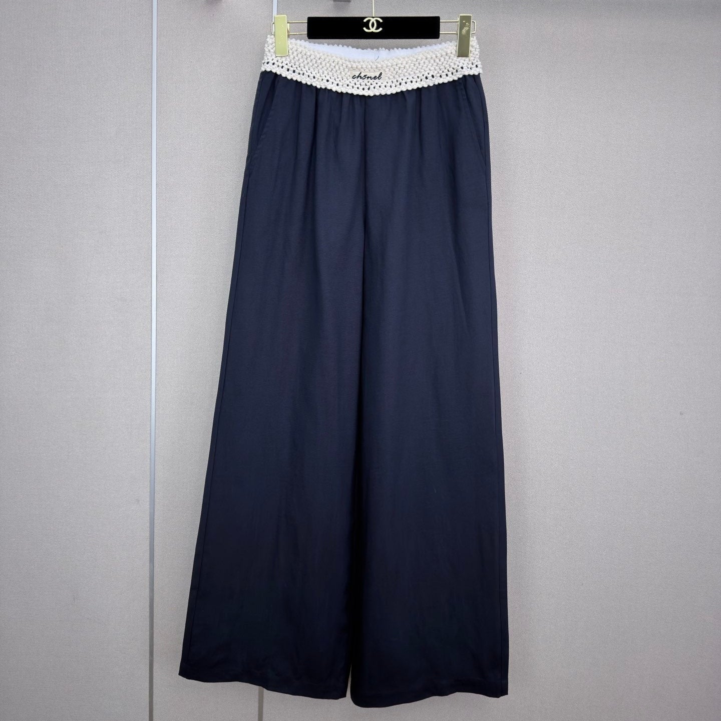 Chanel 2026 Wide-leg Trousers With Unique Waist Tencel Linen 377055