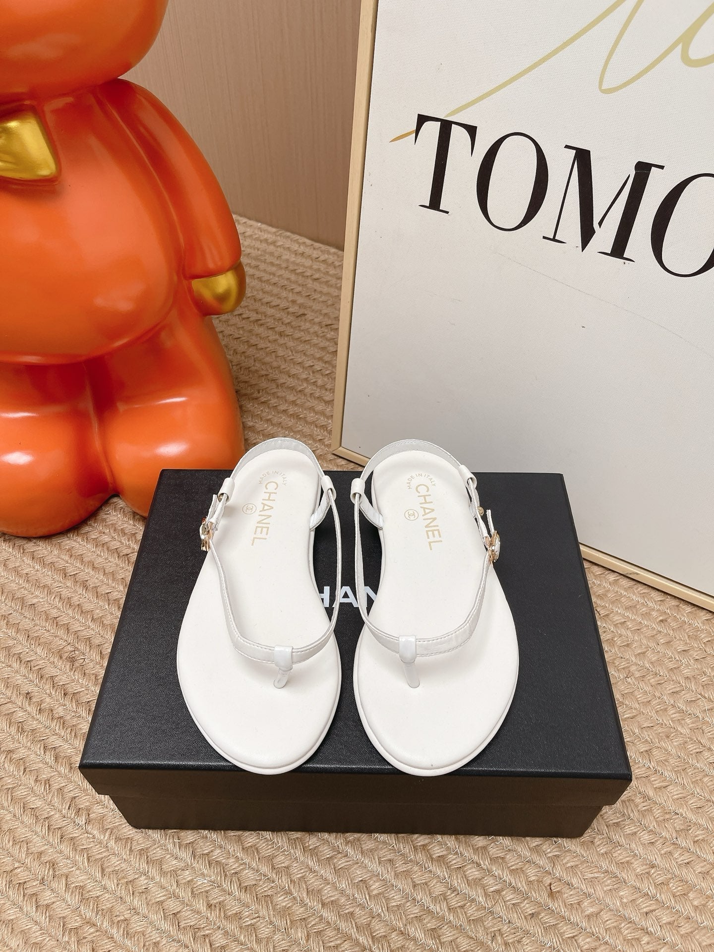 Chanel 2026 Flat Toe-Flip Sandals Sheepskin 855362