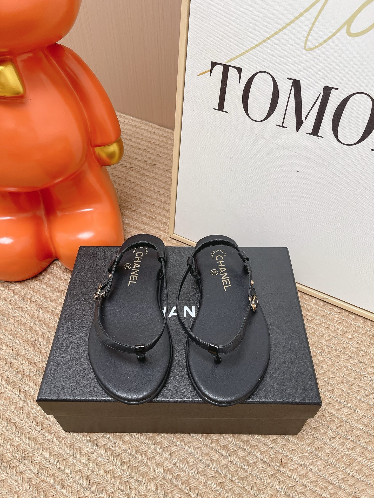Chanel 2026 Flat Toe-Flip Sandals Sheepskin 855362