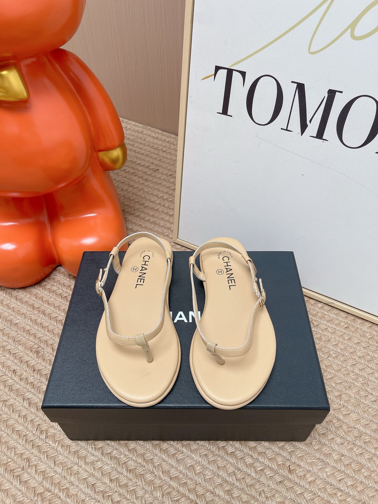 Chanel 2026 Flat Toe-Flip Sandals Sheepskin 855362