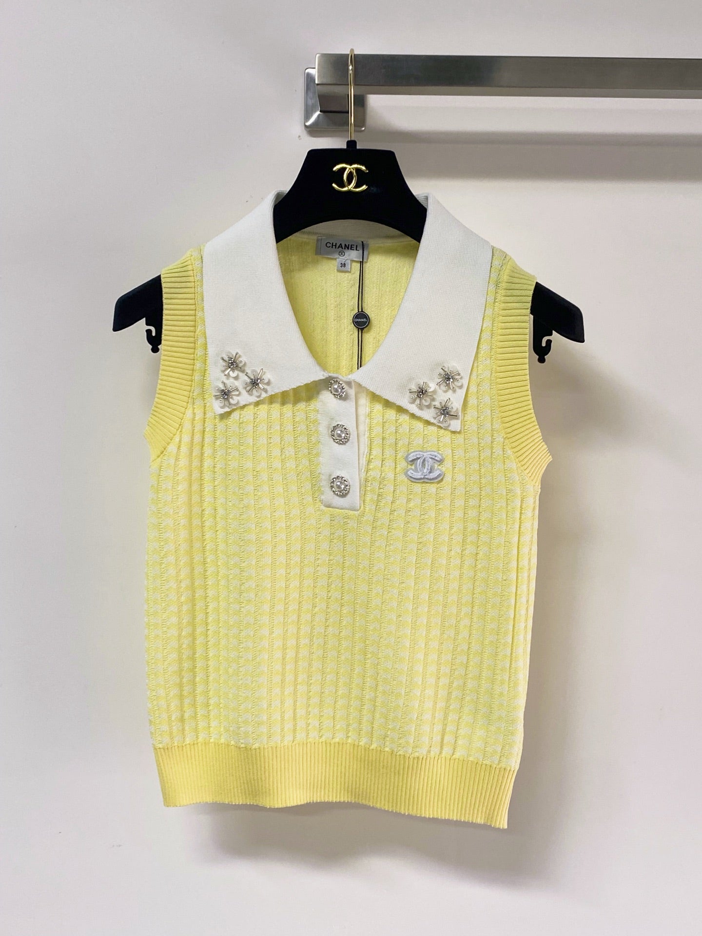 Chanel 2026 Sleeveless Polo Sweater Knit Vest Wool Laine 471900