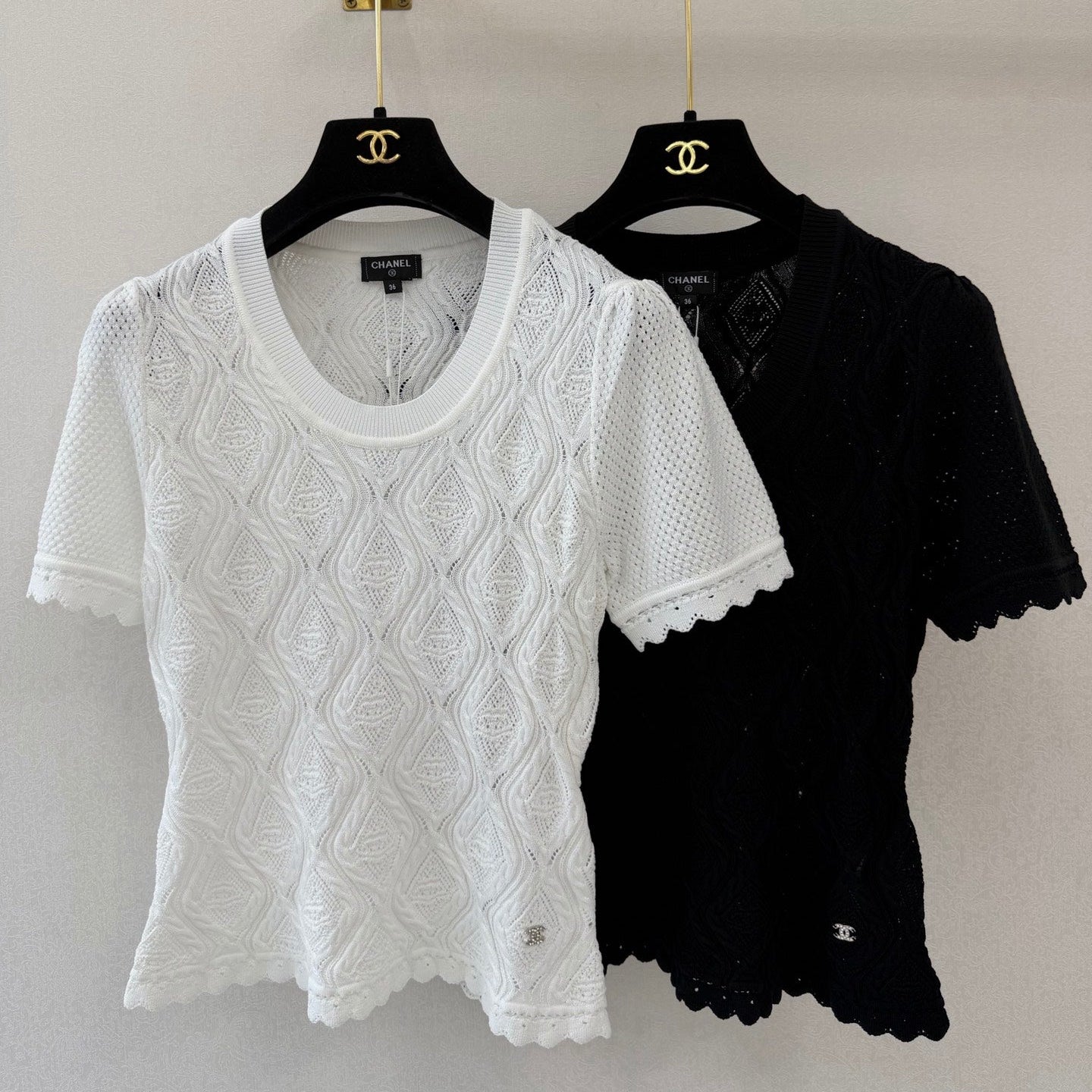 Chanel 2026 Crew Neck Short-sleeved Shirt Black and White Cotton 394767