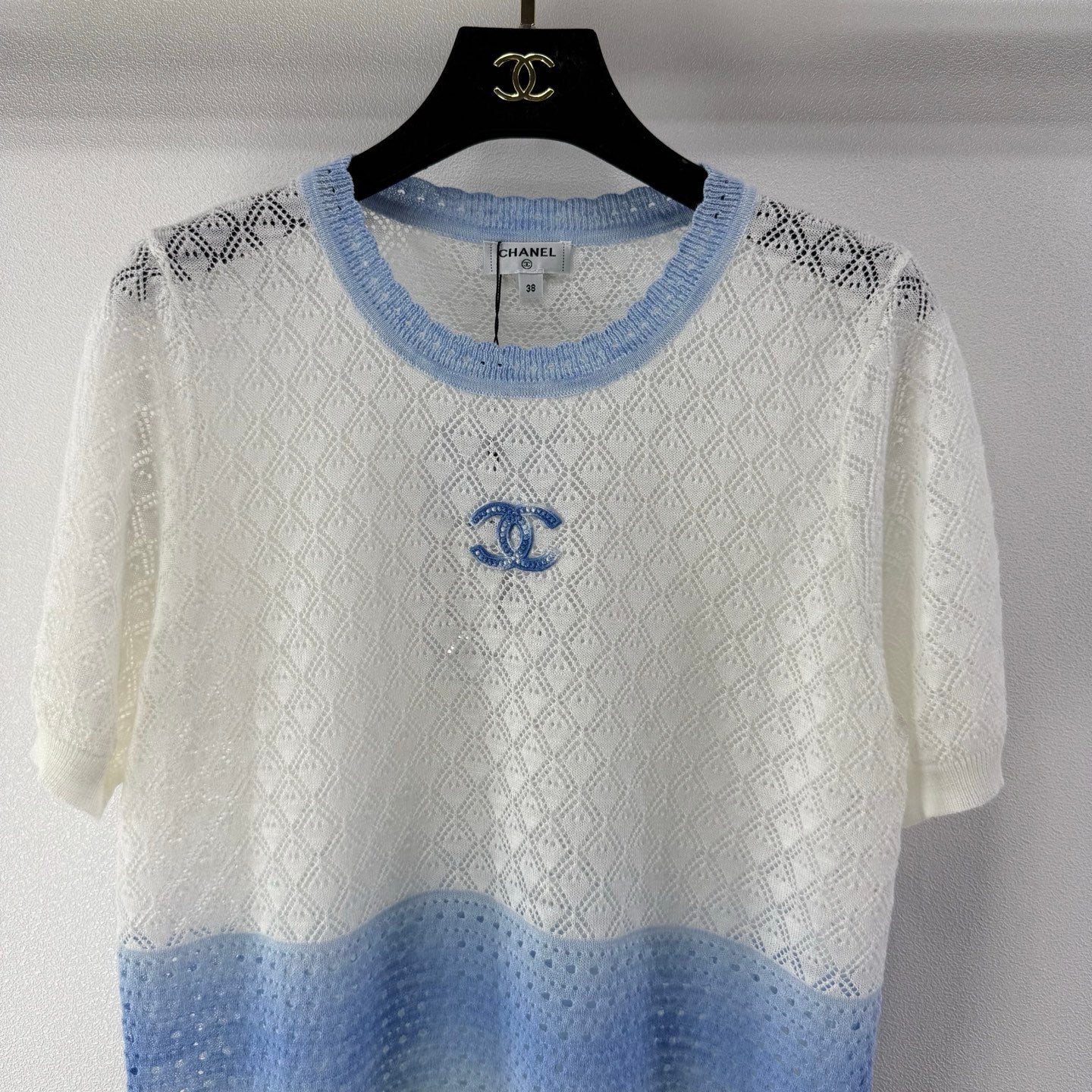 Chanel 2026 Gradient Color Hollowed-out Short Sleeve Tencel 395516