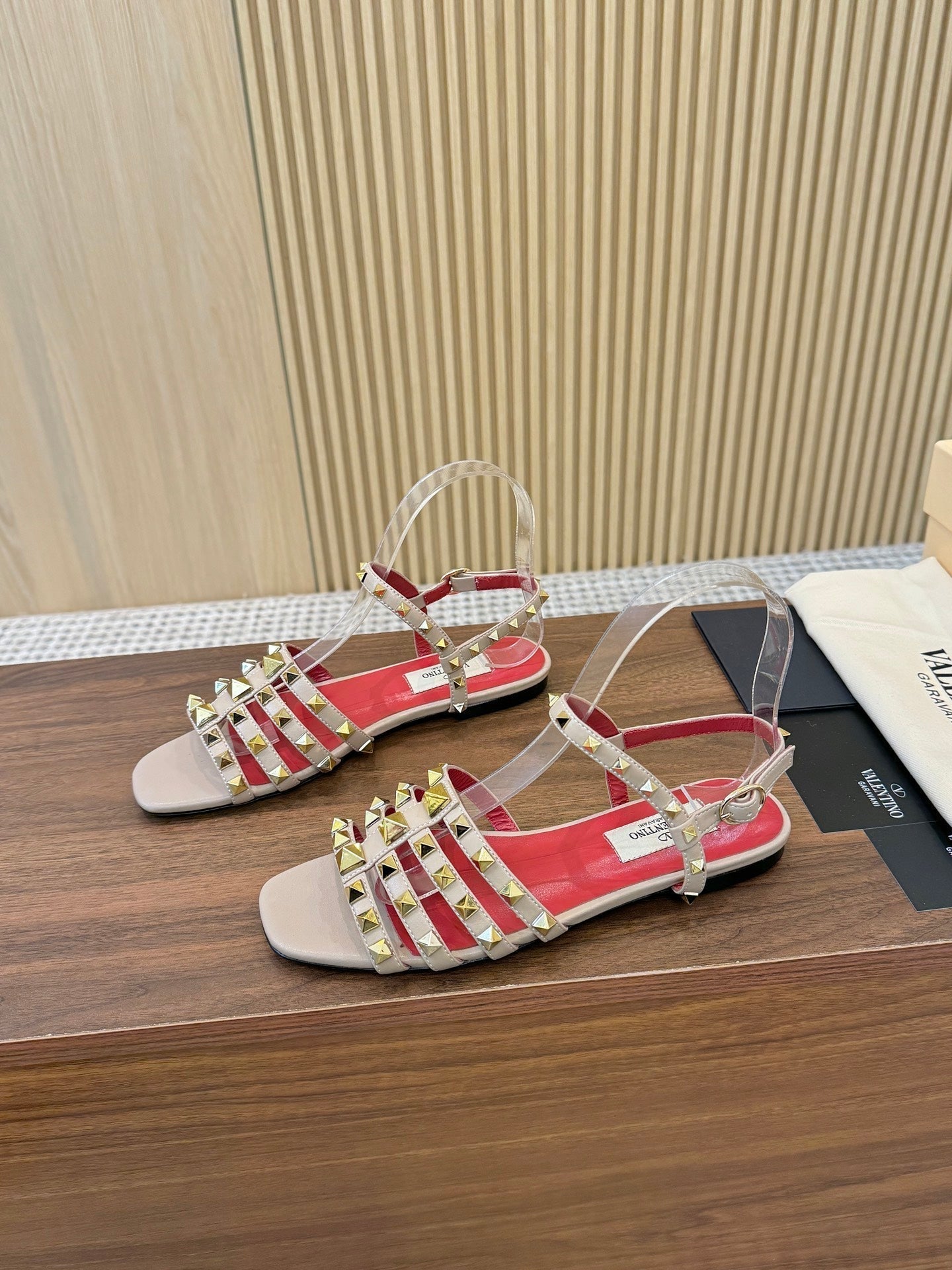 Valentino Garavani Rockstud Caged Calfskin Sandals 863321