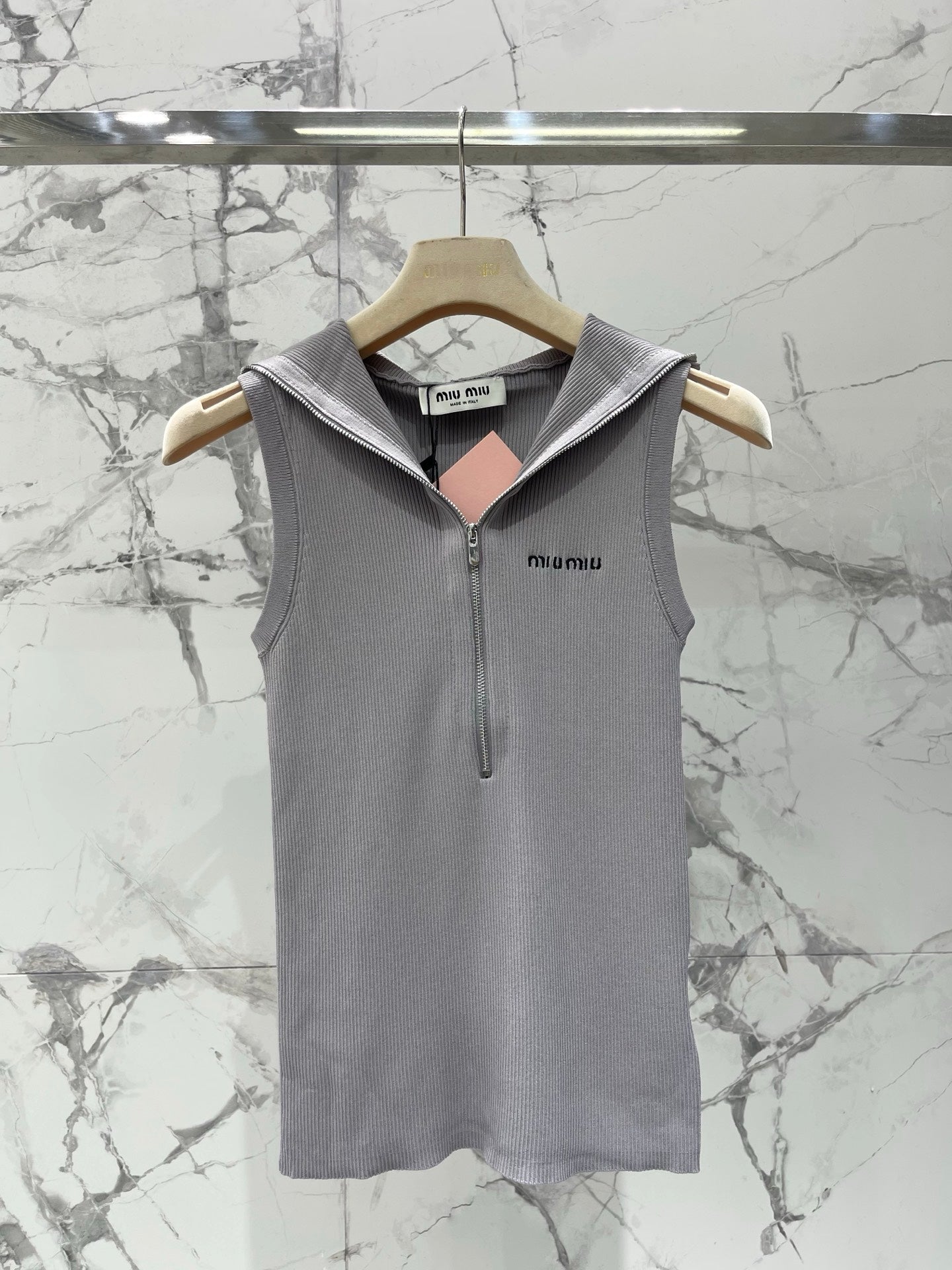 MiuMiu 2026  Hooded Zipper Tank Top Tencel 636581