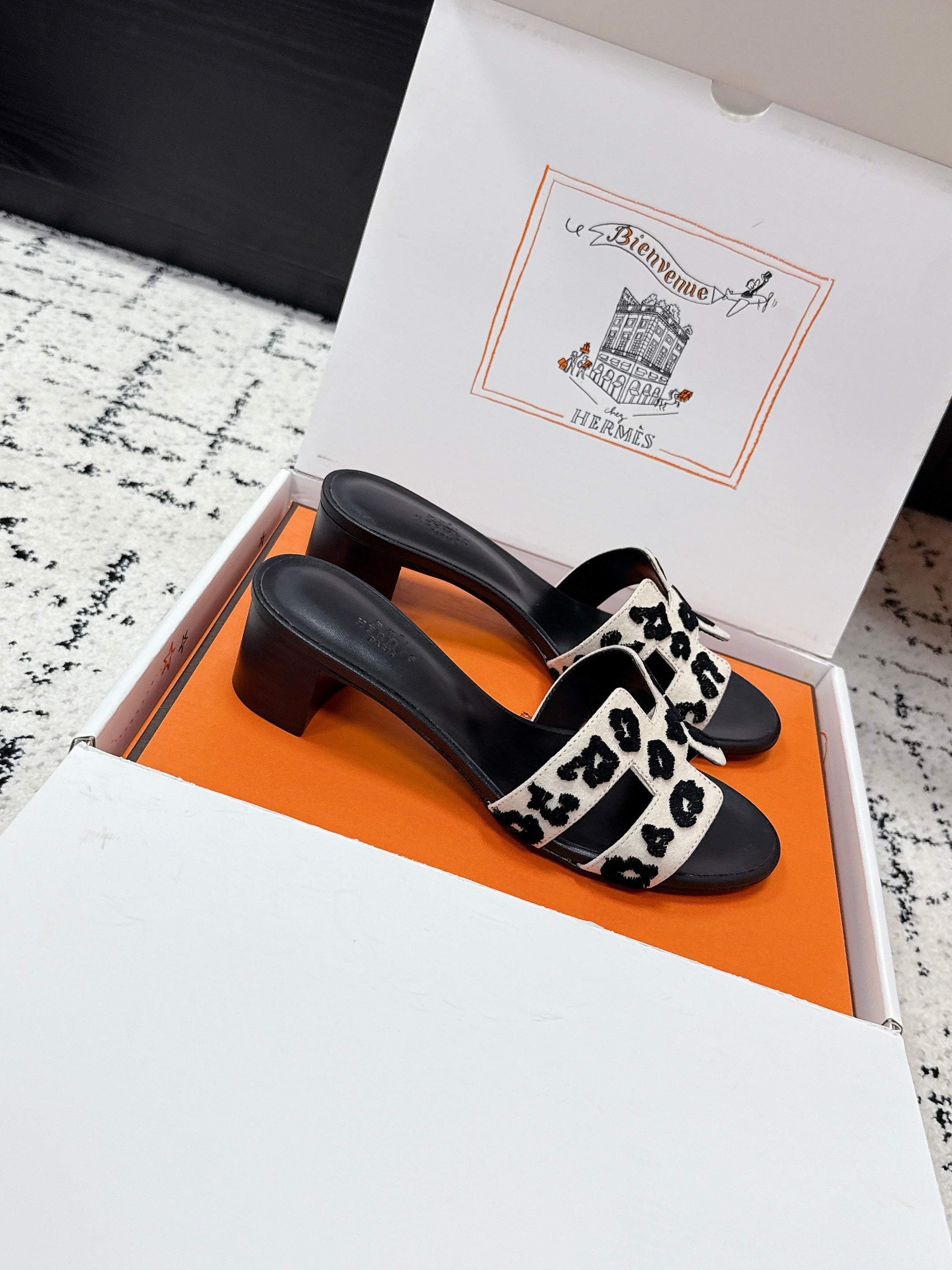 HM 26ss High-Heeled Sandals 50 Black Ivory Suede Cowhide 617226