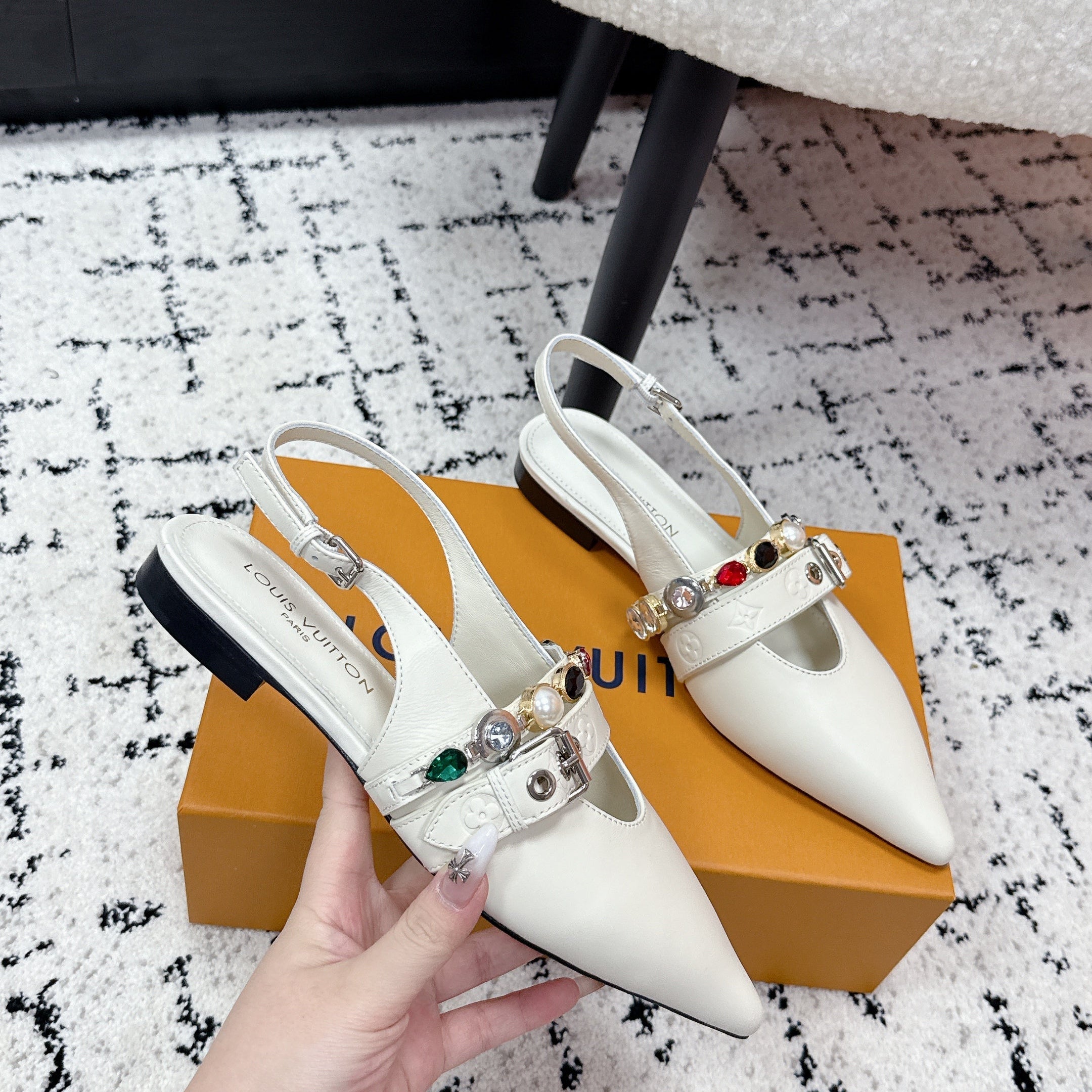 LV 26s Slingback Flats White Cowhide 616914