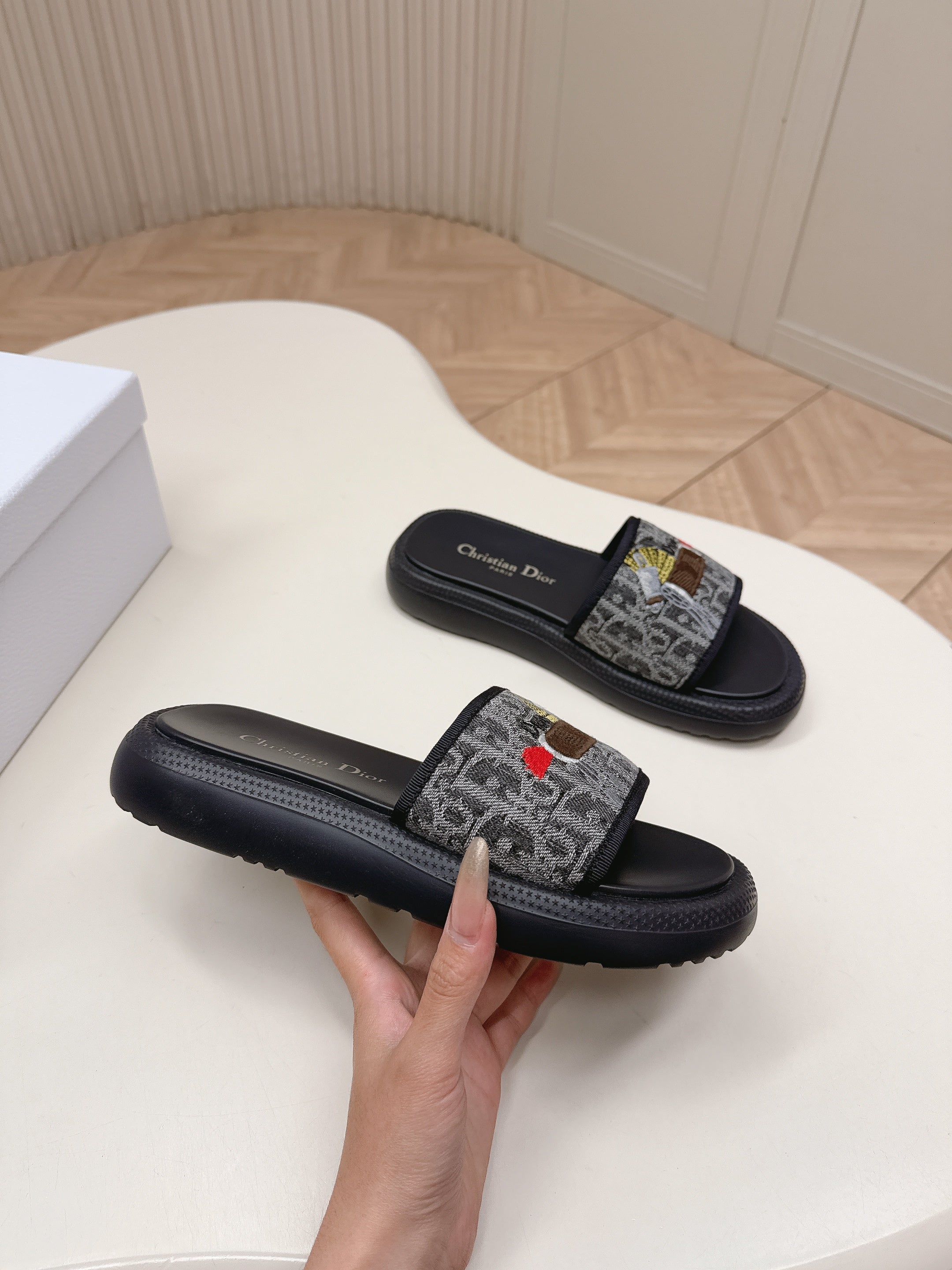 CD 26s  Slippers Black Canvas Lambskin 643802