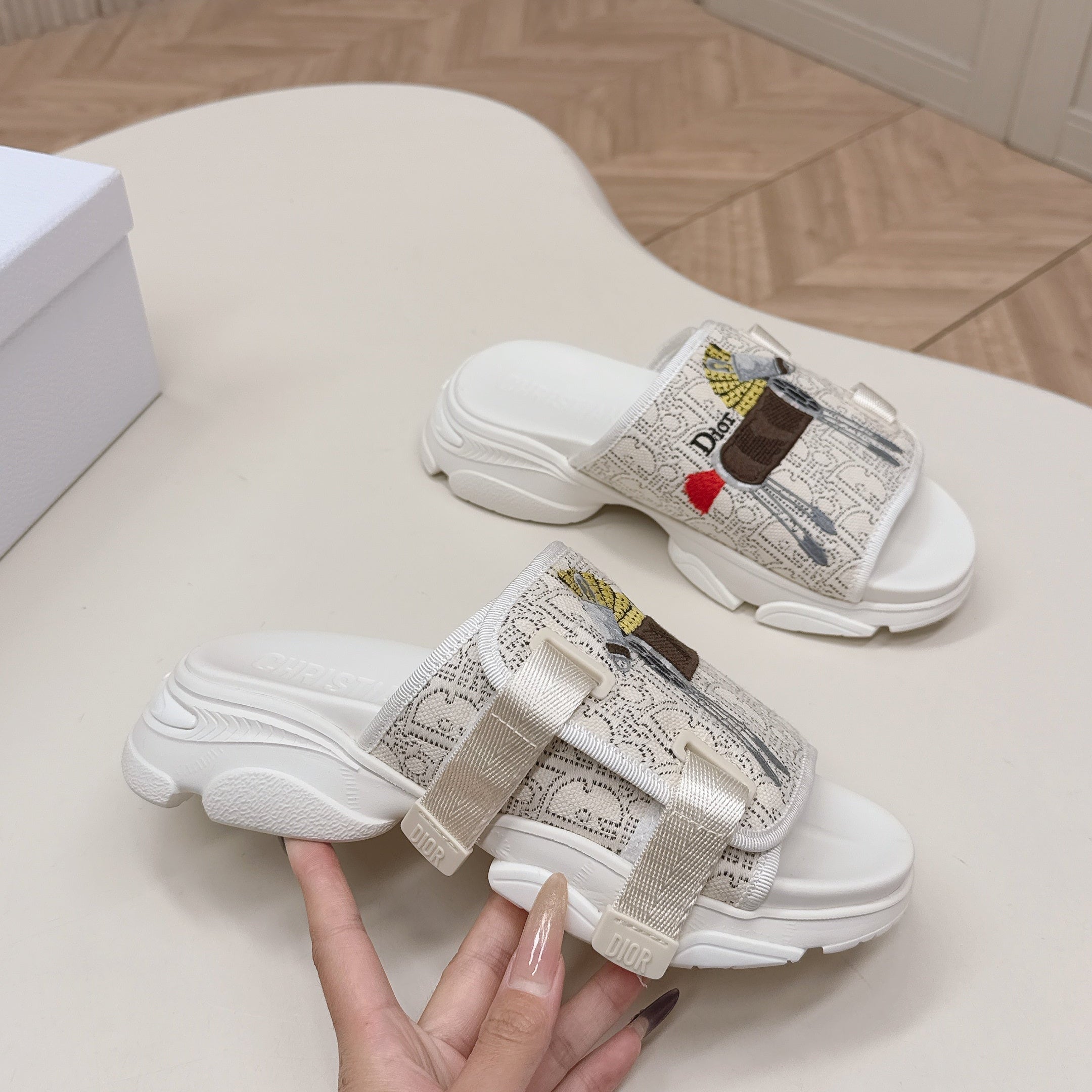 CD 26s  Platform Slippers 35 Cream White Canvas Lambskin 643810