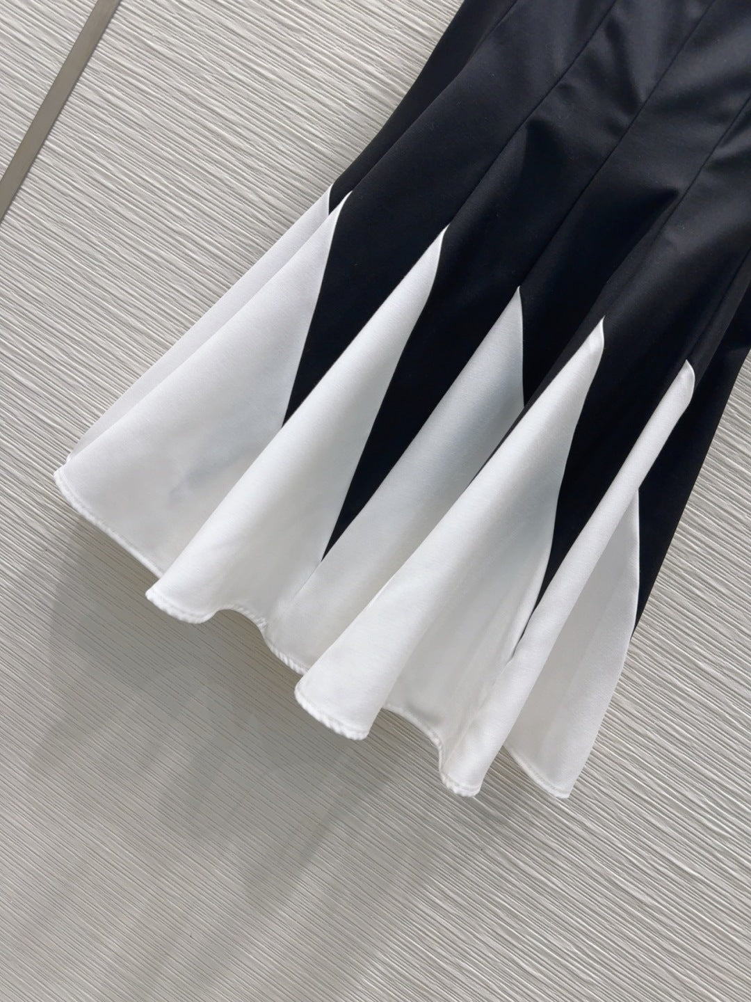 LV 25 Elegant Hepburn Style Suspender Dress Black White Polyester Wool
