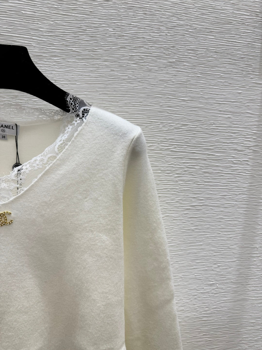 CC 26 Long-sleeved Top With Lace Neckline and Cuffs Wool 652456