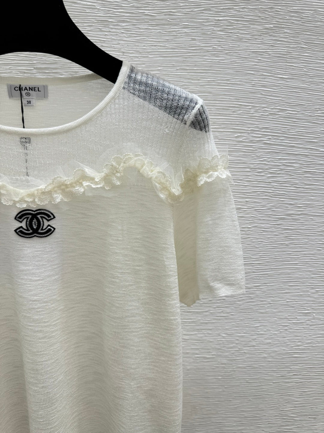 Chanel 2026  Lace Trim Round Neck Knitted Short Sleeve Tencel Wool 294906