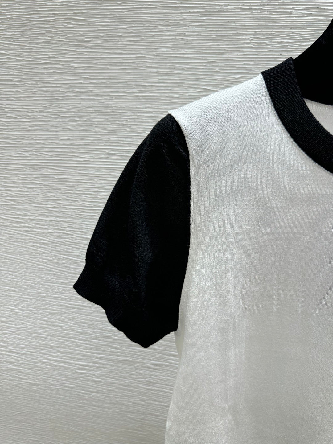 Chanel 2026 Simple Crew Neck Knitted Short-Sleeve Wool Tencel 397722