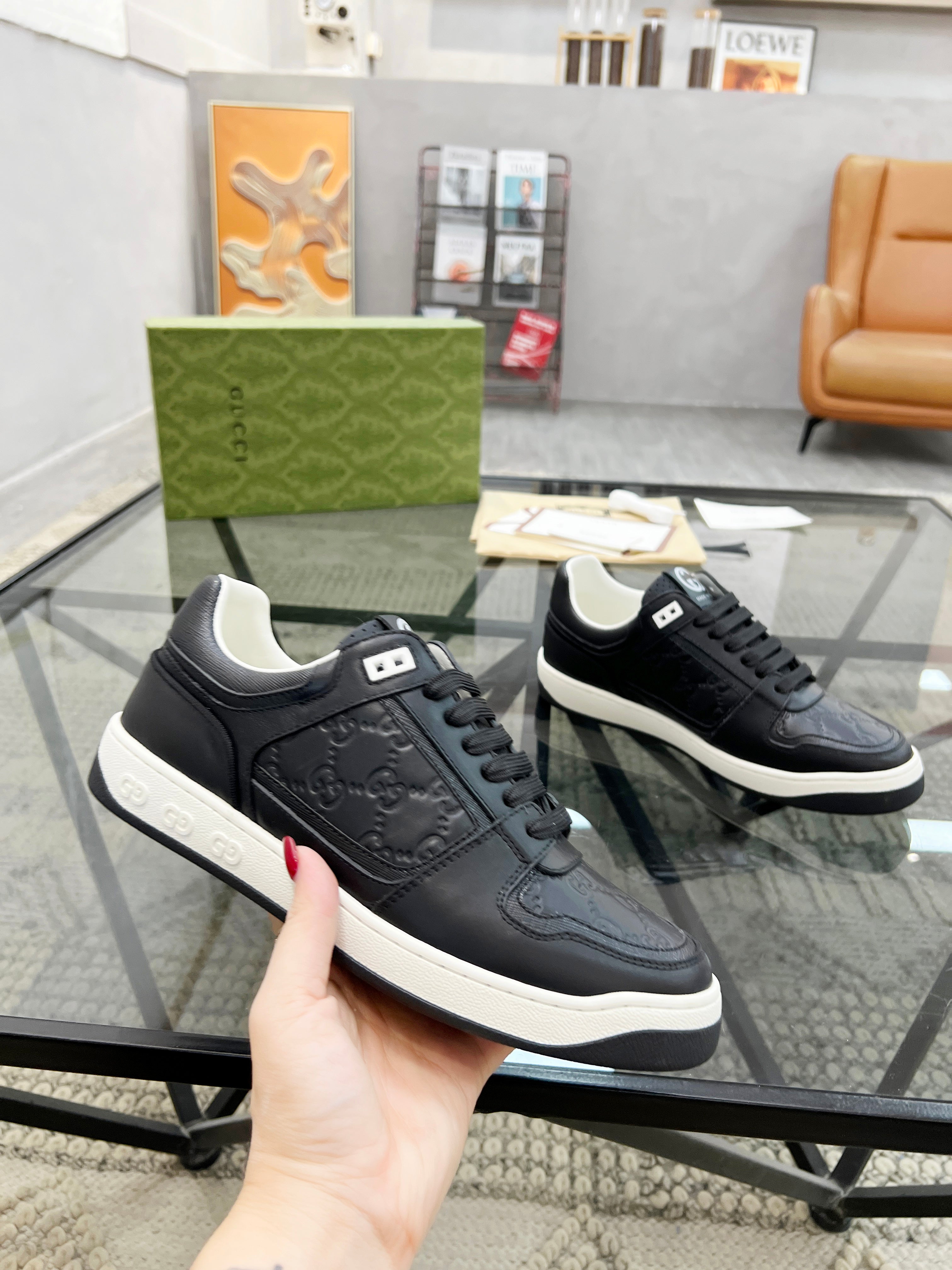 GG Men's Sneaker Black White Embossed Cowhide 525909