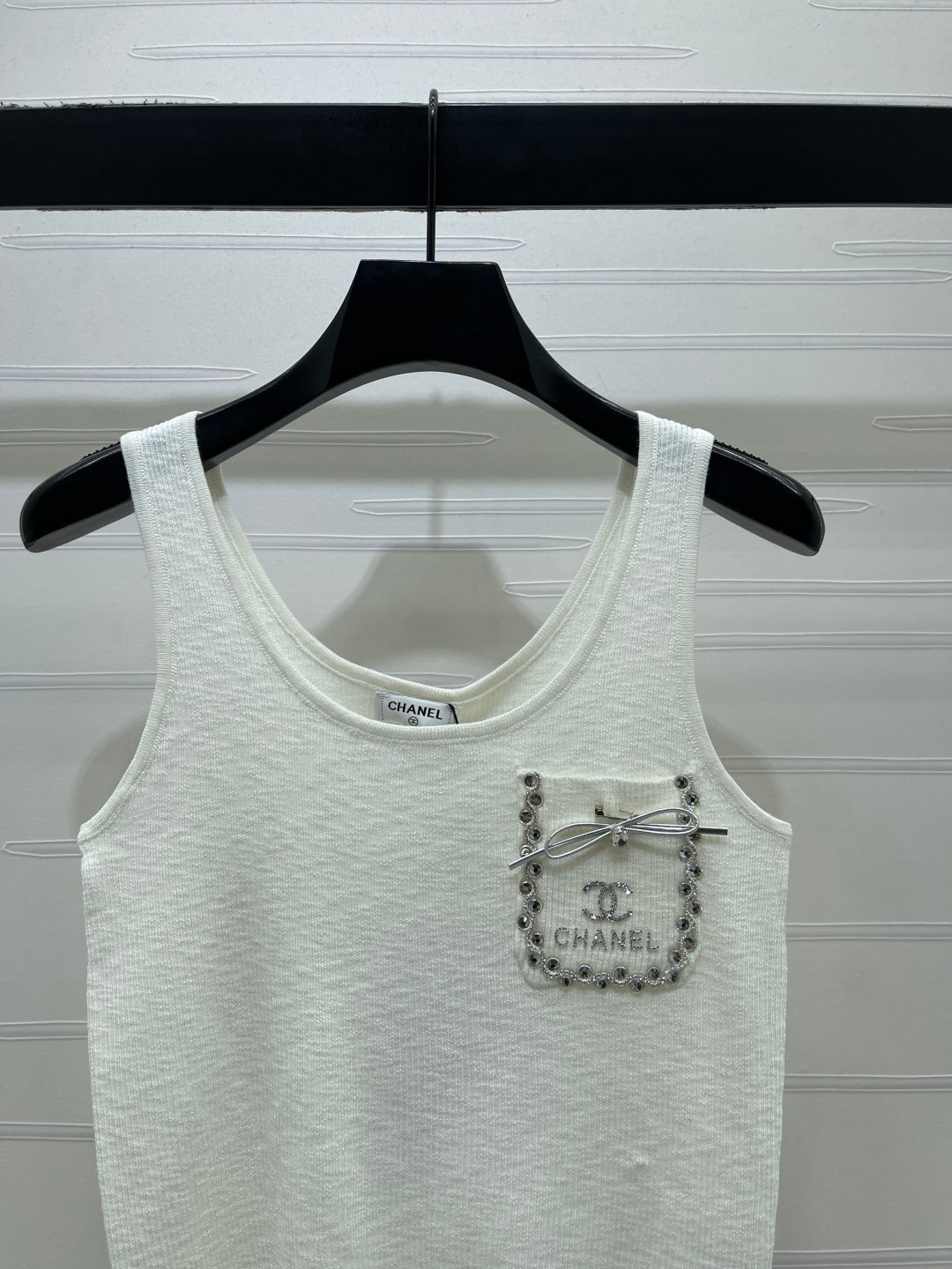 Chanel 2026 Rhinestone Pocket Vest White Tencel Wool 257259