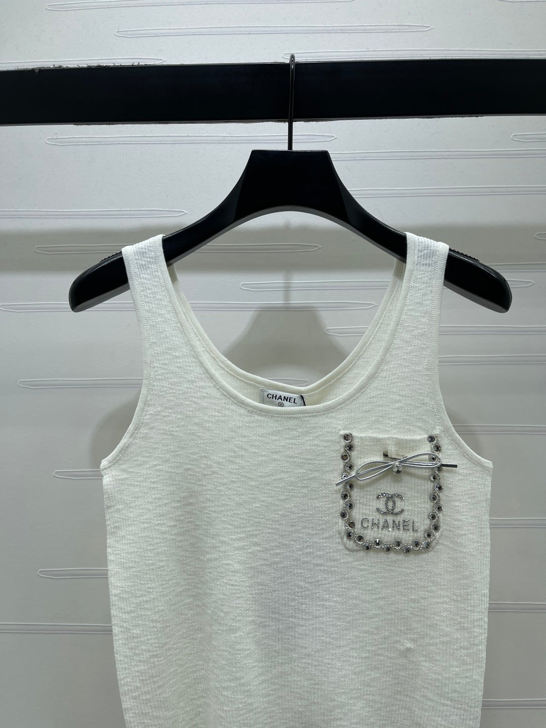 Chanel 2026 Rhinestone Pocket Vest White Tencel Wool 257259