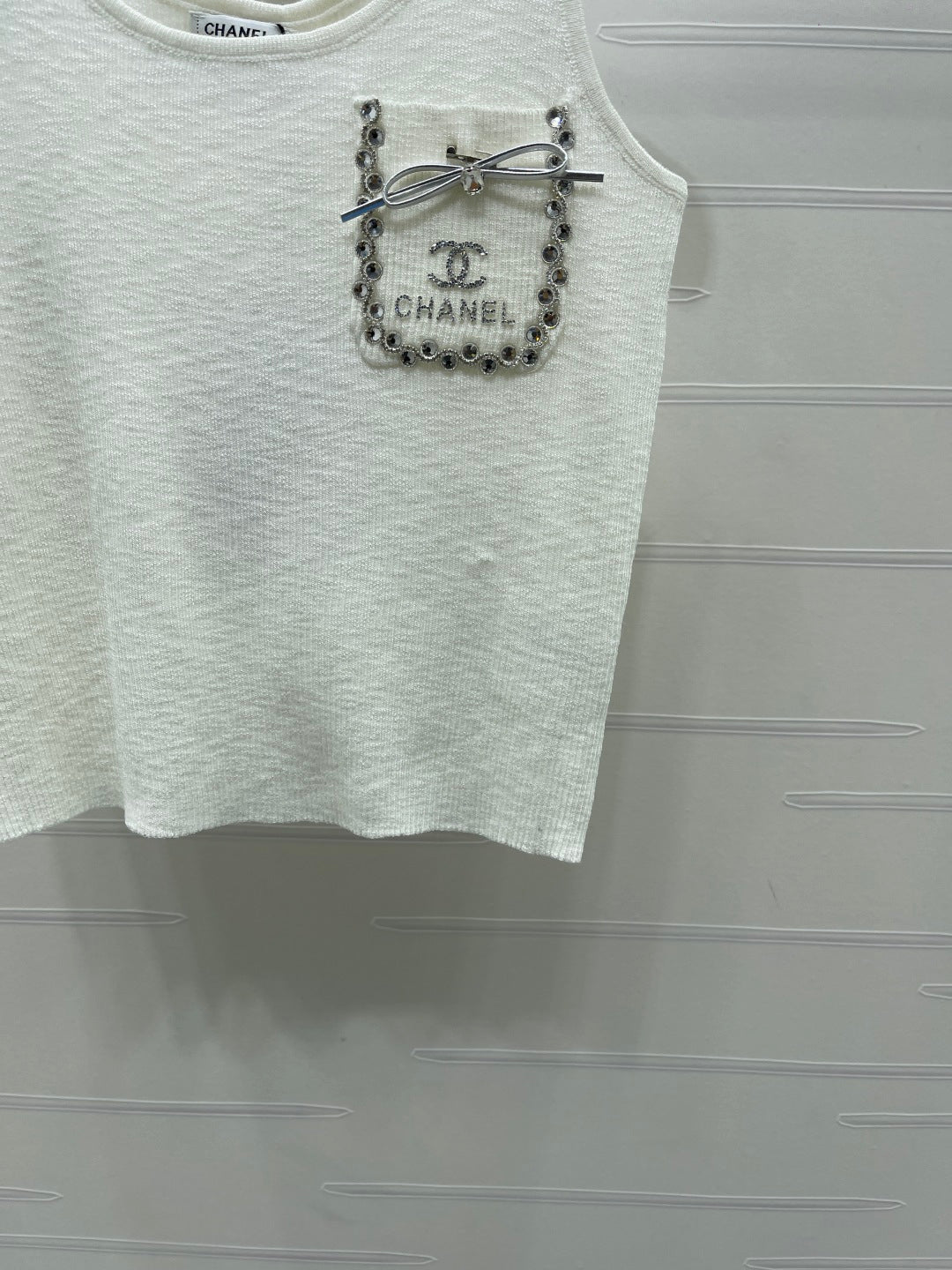 Chanel 2026 Rhinestone Pocket Vest White Tencel Wool 257259