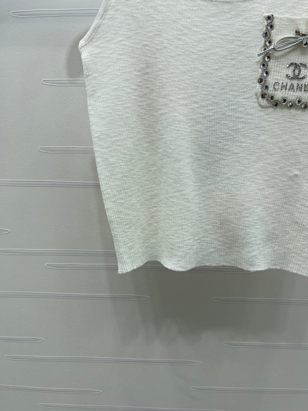 Chanel 2026 Rhinestone Pocket Vest White Tencel Wool 257259