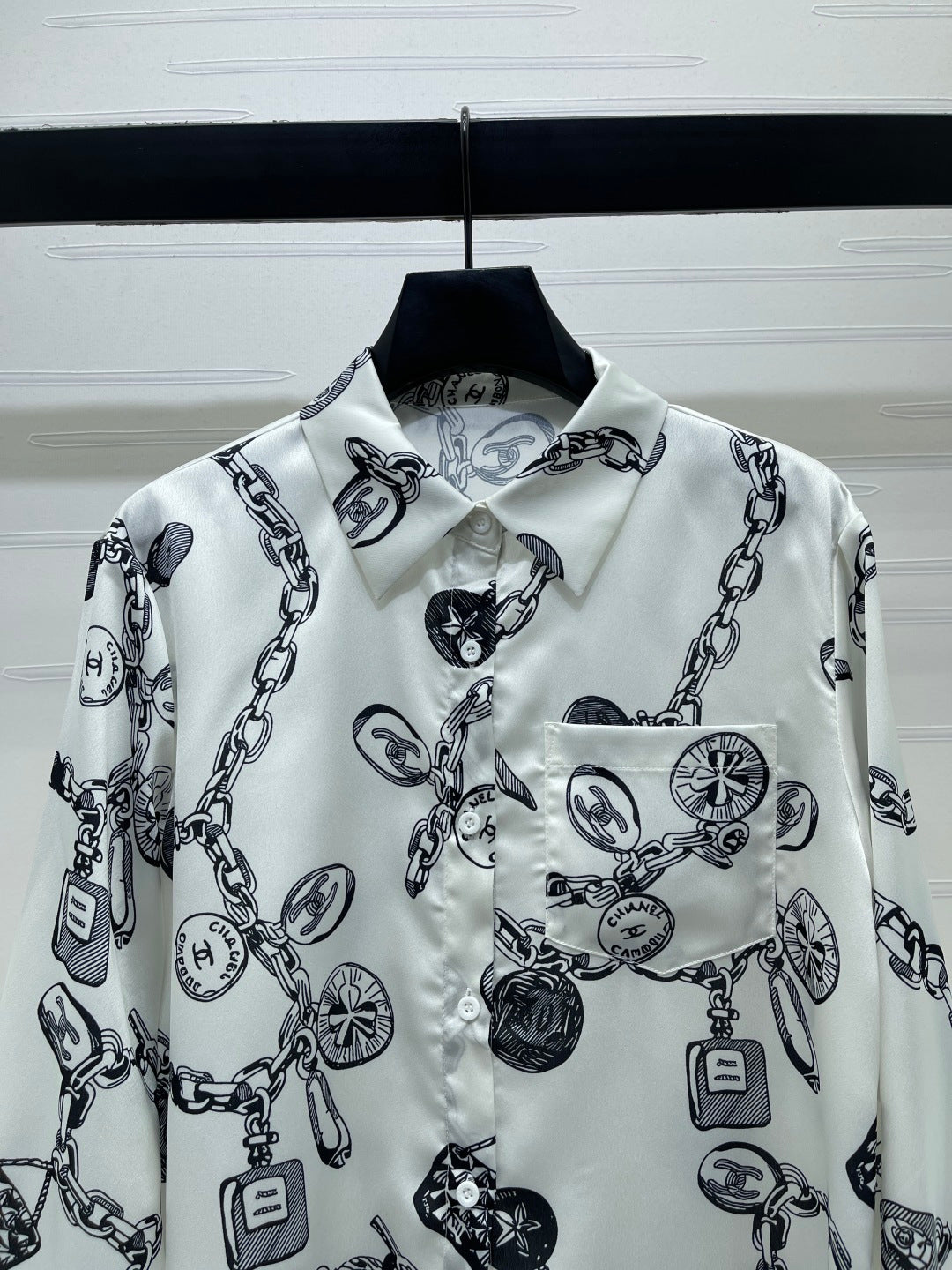 Chanel 2026 Long-sleeved Shirt With Chain Pattern 289851