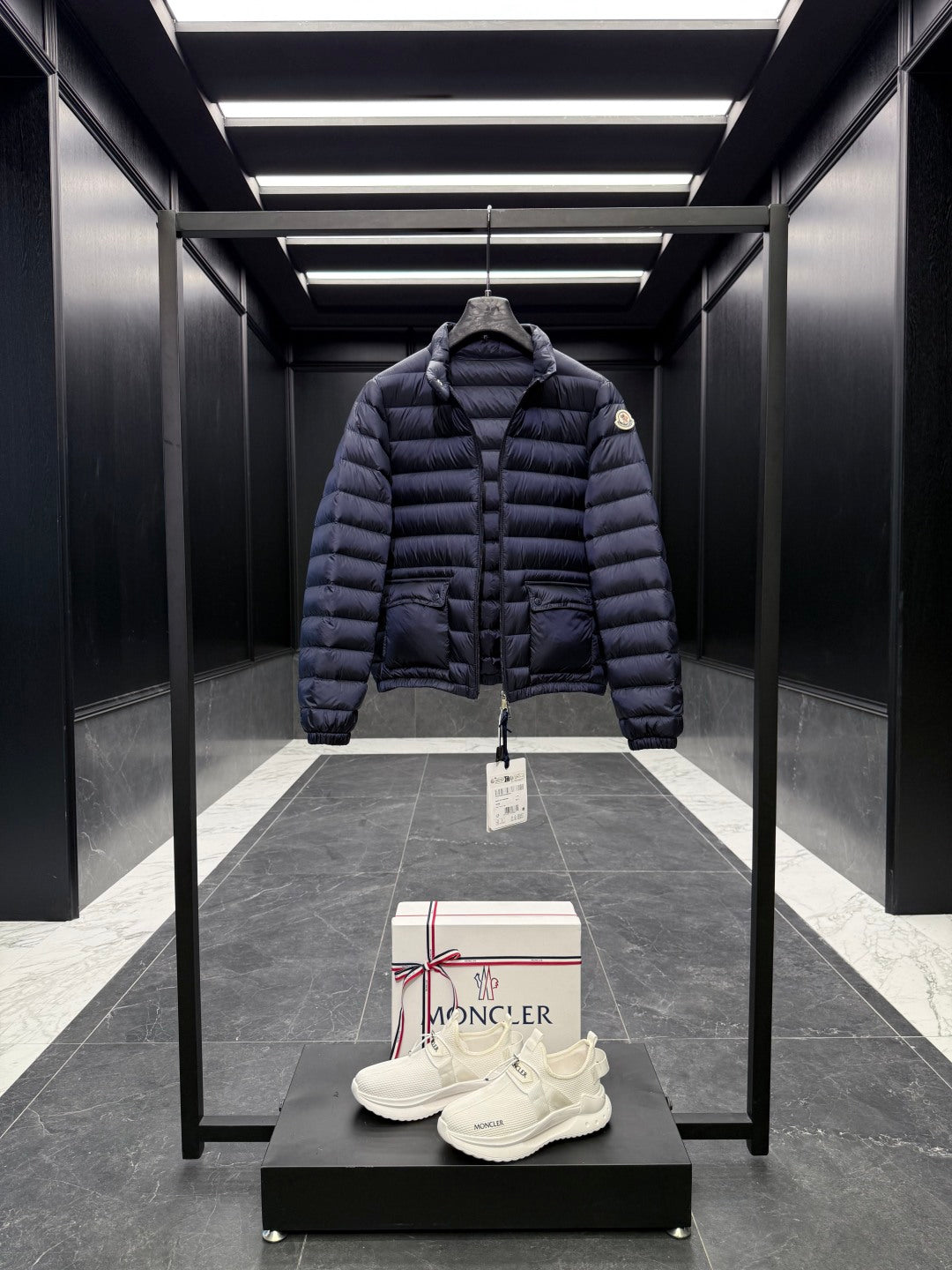 Moncler 25 Down Jacket Polyester 304735