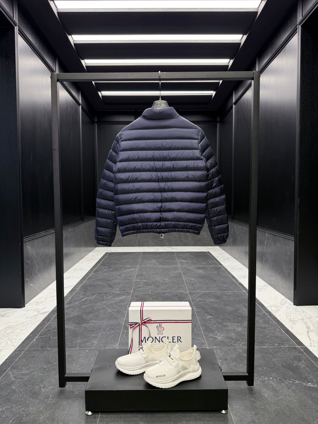Moncler 25 Down Jacket Polyester 304735